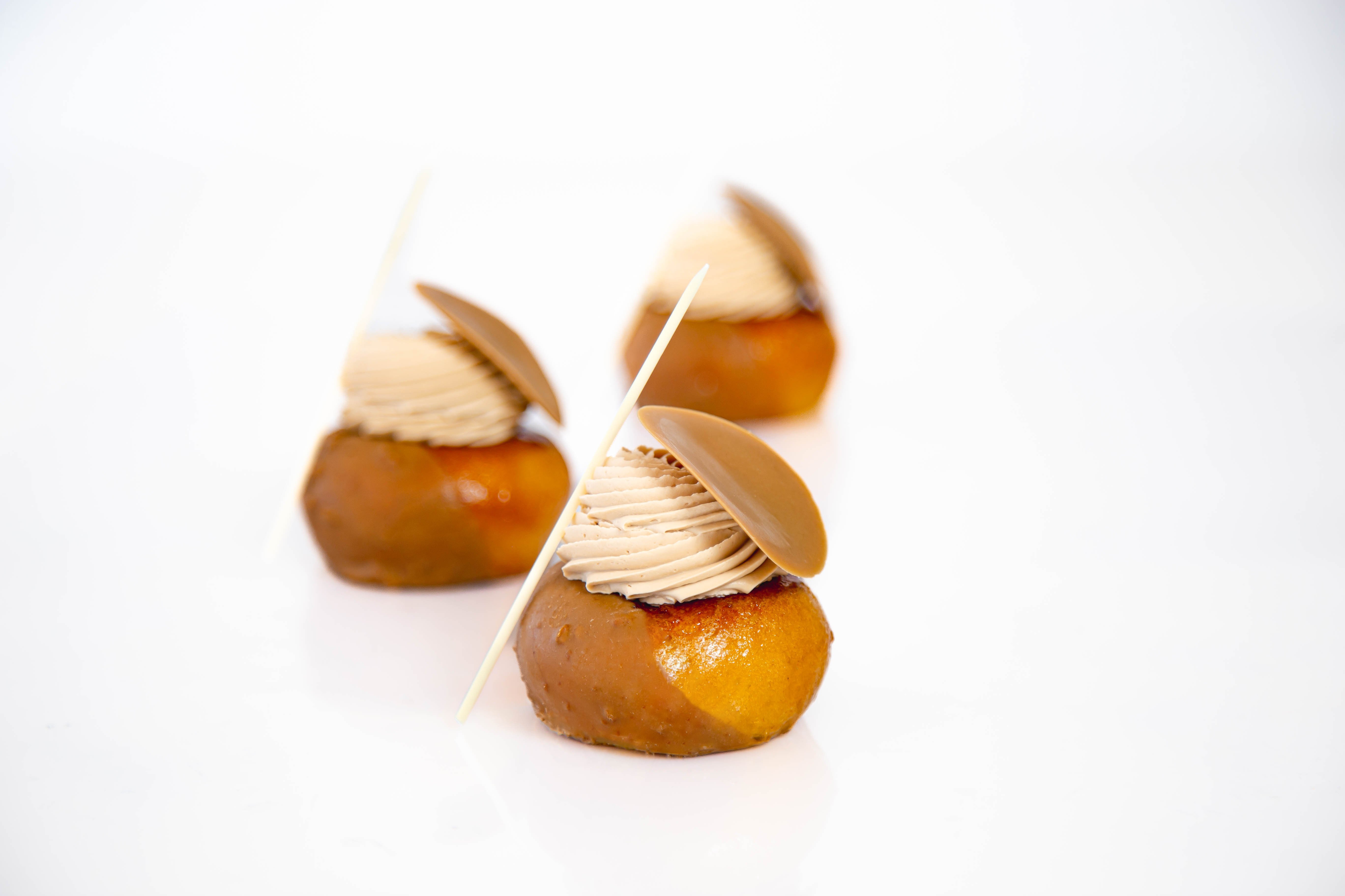 Babà al caramello